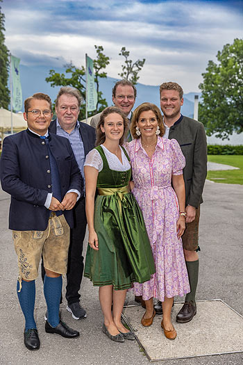 Dr. York Williams, Max Strau&szlig;, Franz Georg Strau&szlig;, Augustin Strau&szlig; , Marianne Strau&szlig;-Williams, Birgit Strau&szlig;, (re.) (&copy;Foto: Mick Zellenkopf (Tegernsee) f&uuml;r MSS)